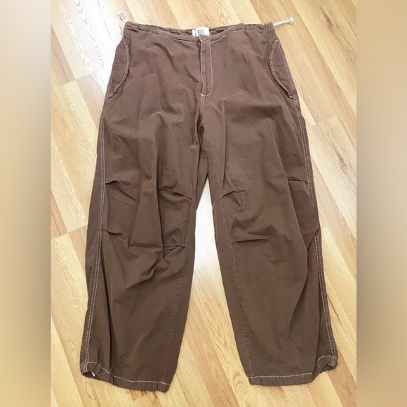BDG Urban Outfitters Mens Baggy Cargo Pants Brown Oversized Low Rise Size 34x32 - Picture 1 of 15